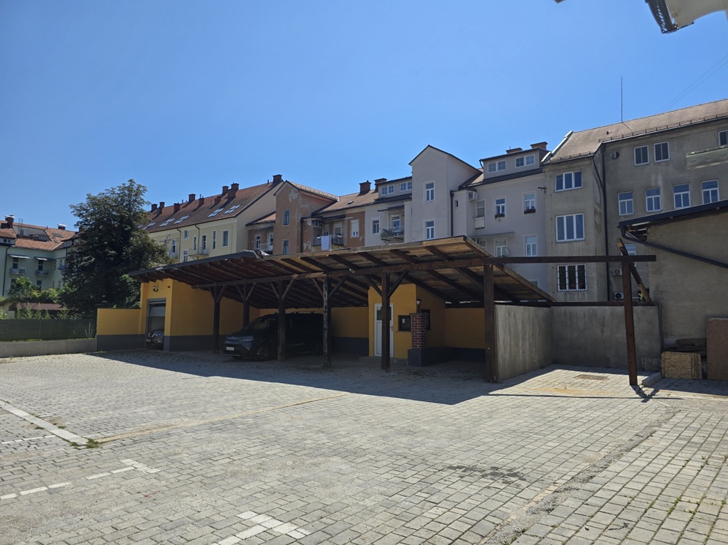 Parkirišče Stanetova